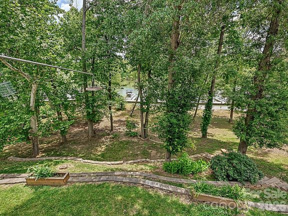 3rd image of 152 Lighthouse Rd