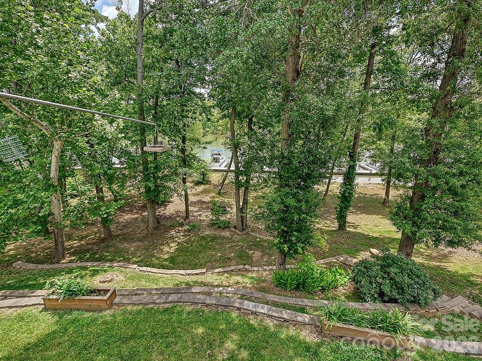 1st image of 152 Lighthouse Rd