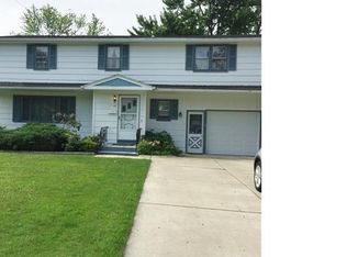 29 Blake Ln, Hamburg, NY 14075