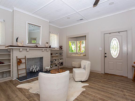 2nd image of 2 Seminole Ave