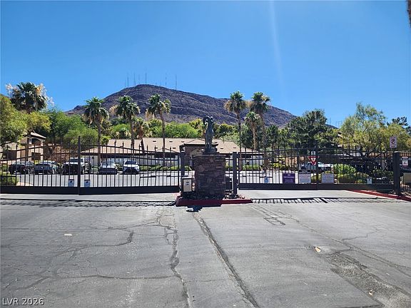 4th image of 231 W Horizon Ridge Pkwy APT 1127