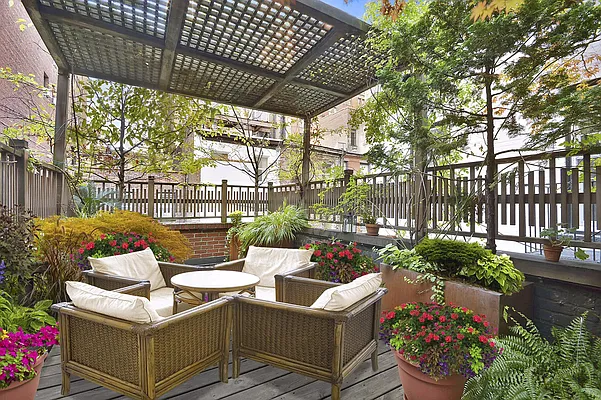Sold by Corcoran | media 31