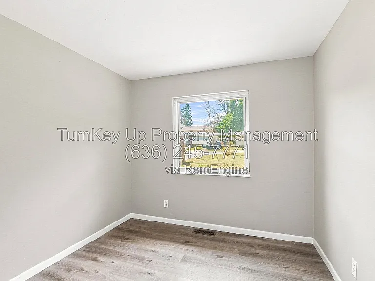 257 Connolly Dr — Photo 11
