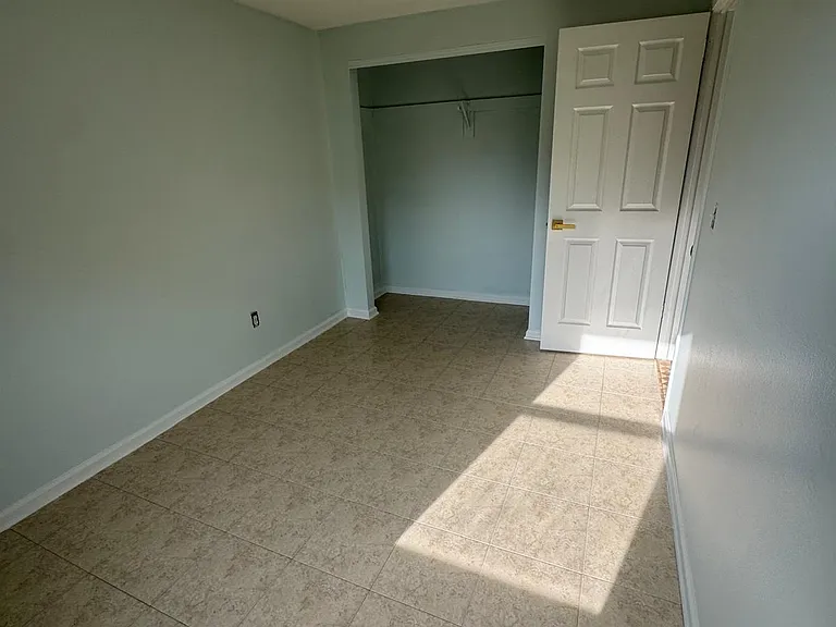 2196 Luana Dr E — Photo 10