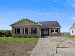 605 Green Glen Dr, Du Bois, PA 15801