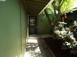 1394 Quaker St, Eugene, OR 97402