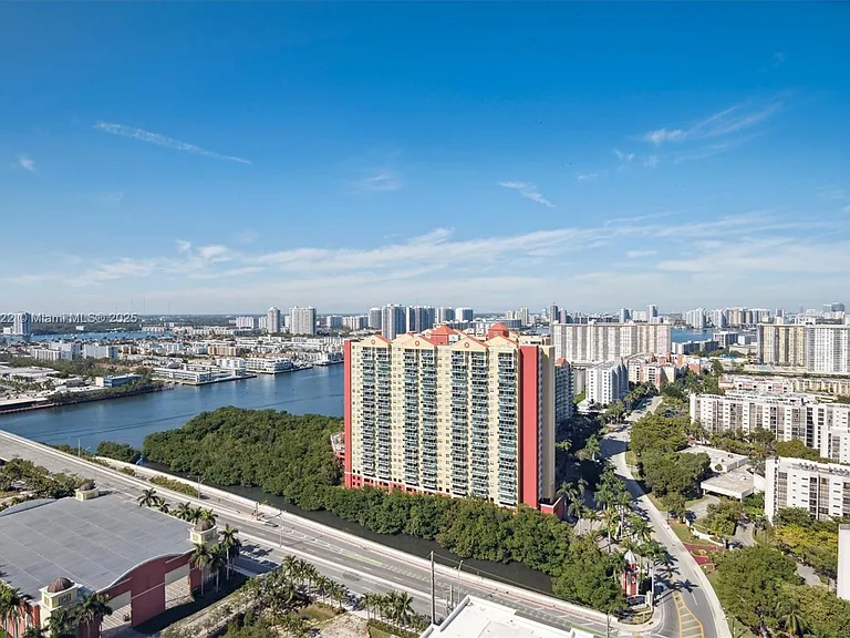330 Sunny Isles Blvd #5-UPH04 — Photo 52