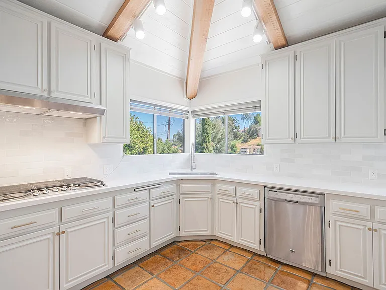 5245 Elvira Rd — Photo 9