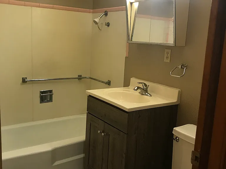 309 Walnut St #4 — Photo 6