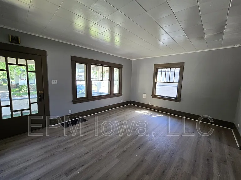 506 Fowler St — Photo 6