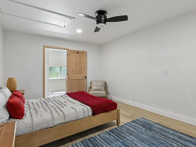 1212 W Murphy Rd — Photo 7