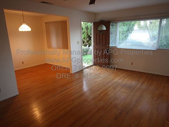 3rd image of 1312 W Romneya Dr