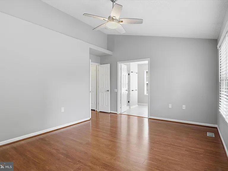 423 Foxridge Dr SW — Photo 26