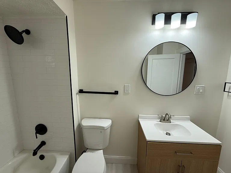 1278 W 102nd St #1 — Photo 11