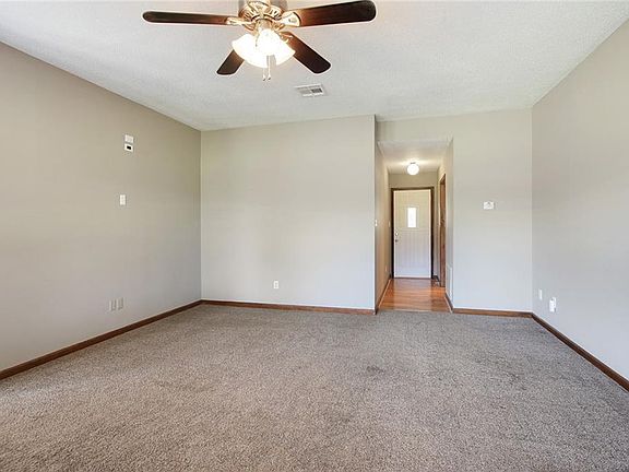 3rd image of 241 Summerwood Dr