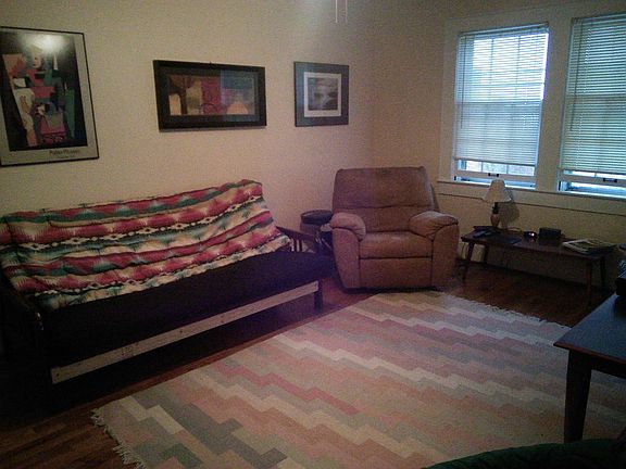 3rd image of 407 Circle Dr W