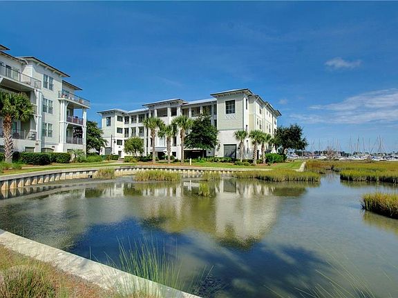 4th image of 20 Waterfront Dr APT 222
