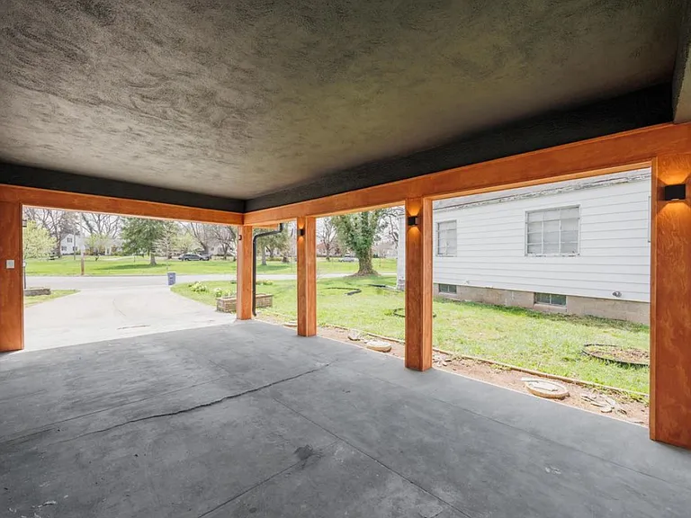 993 S Broadleigh Rd — Photo 9