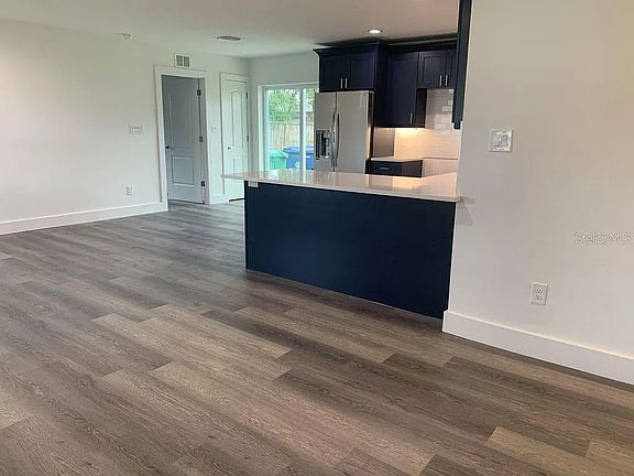 3rd image of 4229 W Bay Vista Ave