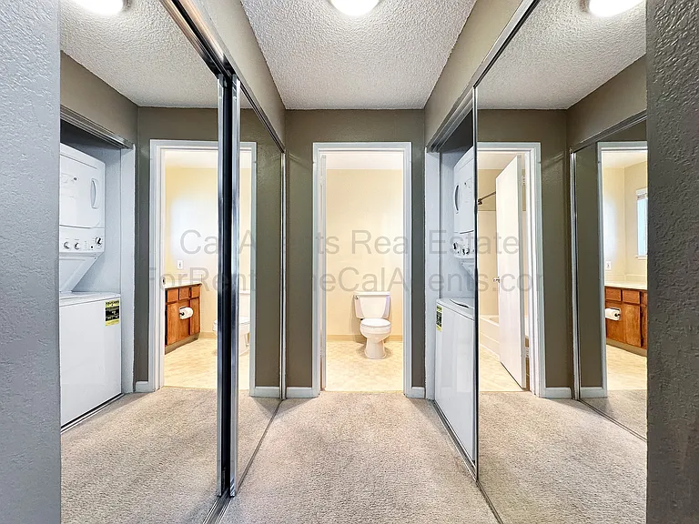 29621 Red Oak Ct #8 — Photo 8