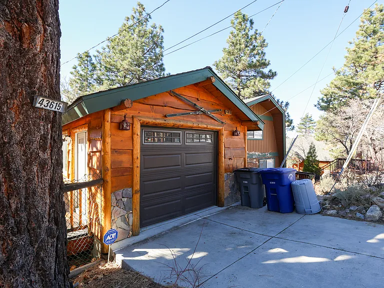 43615 Wolf Rd — Photo 28