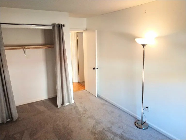 400 Hillstone Dr — Photo 17