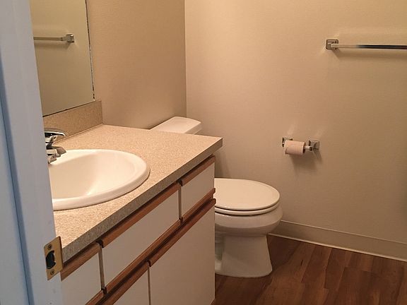 5th image of 2001 Garden Ave APT 18