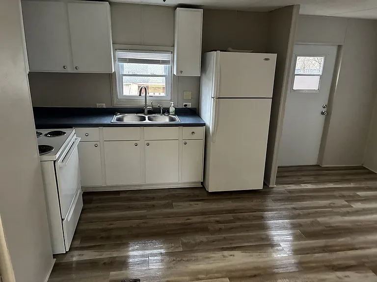 373 Cedar St — Photo 8