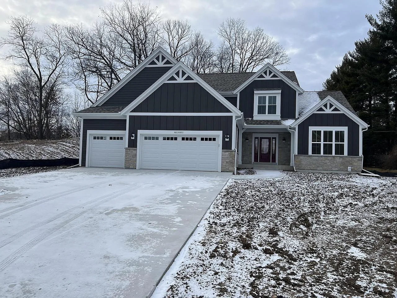 W221N3075 Greenwood ROAD photo 1