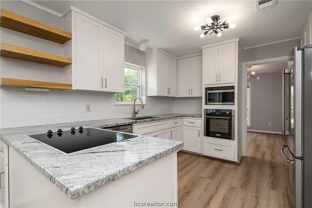 5 bed, 3.5 bath, 2876 sqft, $2,900 — Photo 3