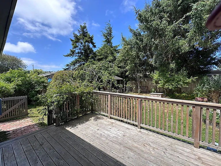 1776 Lime Ave — Photo 8