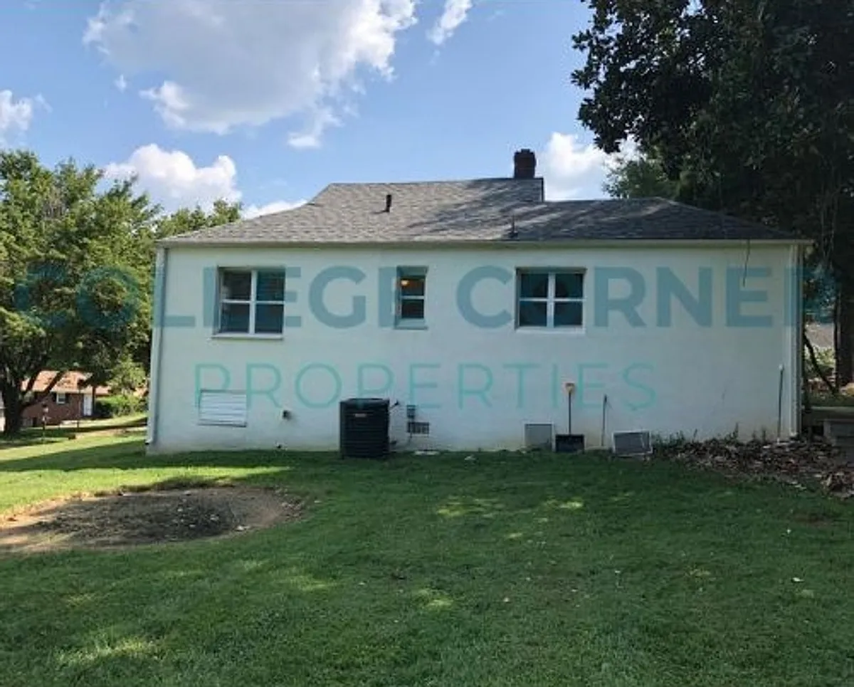 Building Photo - 1219 Brookwood Dr