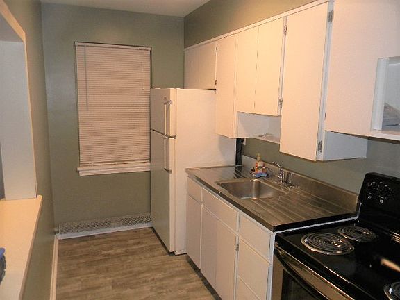 2nd image of 13773 Cedar Rd APT 304