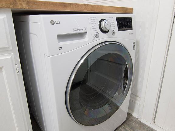 4th image of 1285 W 114th St APT 4