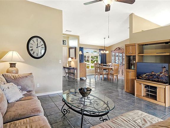 3rd image of 4615 SW 24th Pl