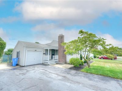 14 Willow Dr, Cranston, RI, 02920