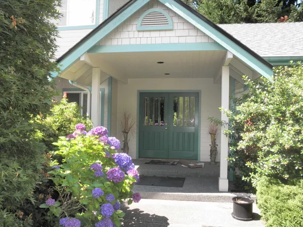 10523 226th St SW, Edmonds, WA 98020