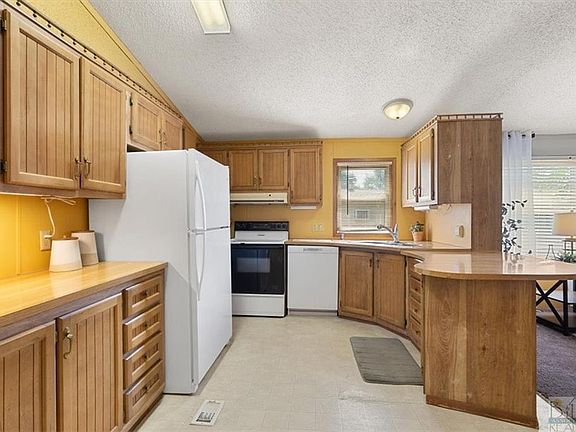 4th image of 52 Big Sky Country Dr