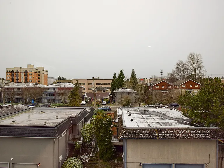 Upper Greenlake/Oaktree Area — Photo 21