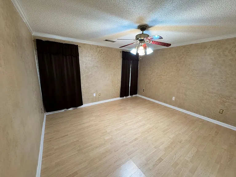 2025 Baramore Oaks Dr — Photo 14