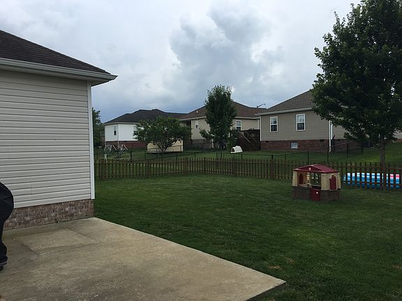 3rd image of 3303 Cave Springs Ave