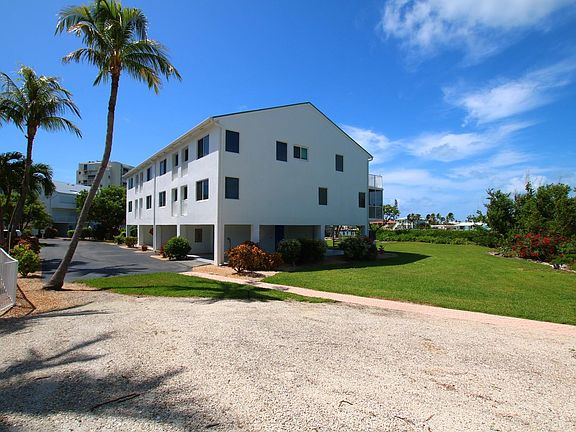 5th image of 95 Coco Plum Dr APT 4A