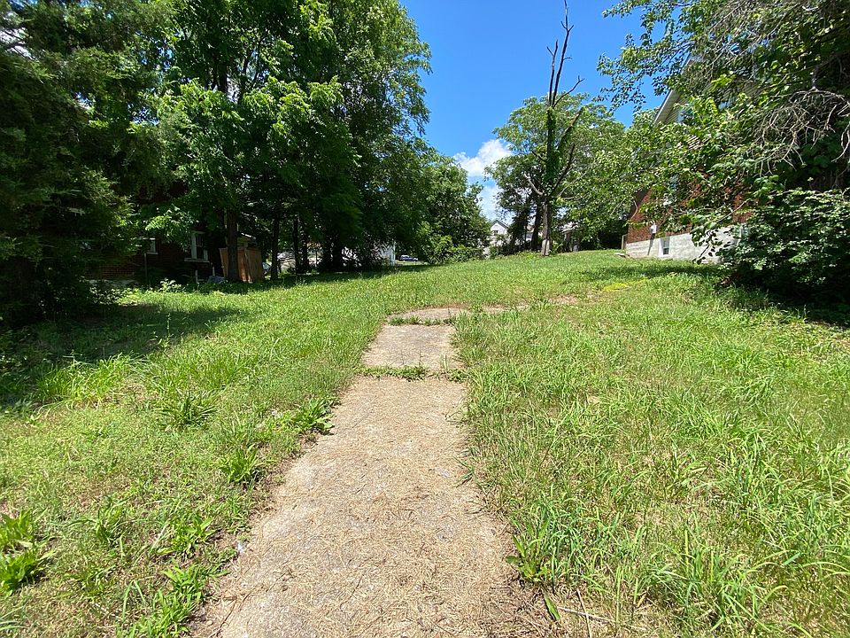 2nd image of 1725 Hanover Ave NW