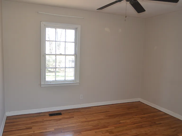 1371 Dorothy Dr — Photo 3