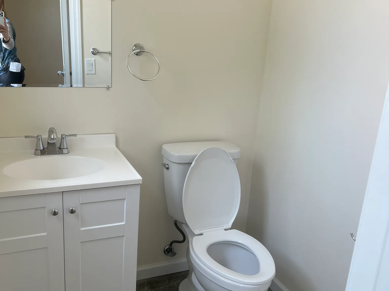 3 bed, 1.5 bath, 1300 sqft, $3,750 — Photo 3