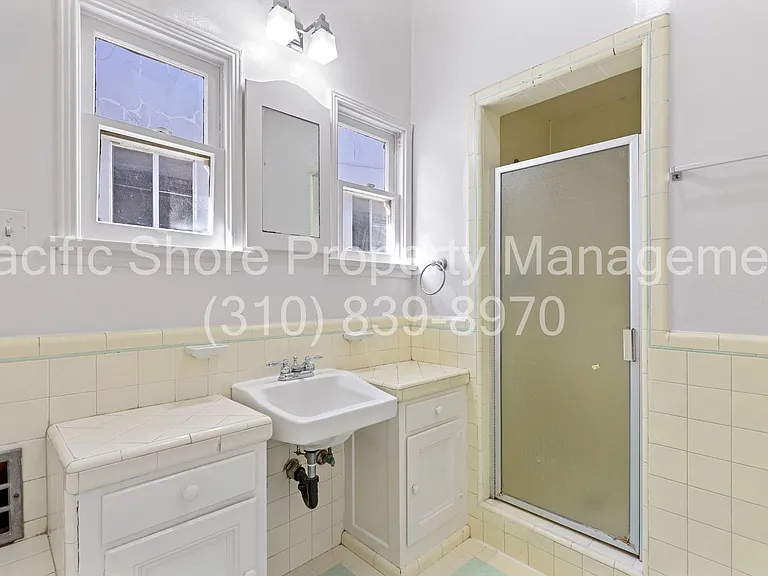 Orange Triplex — Photo 14