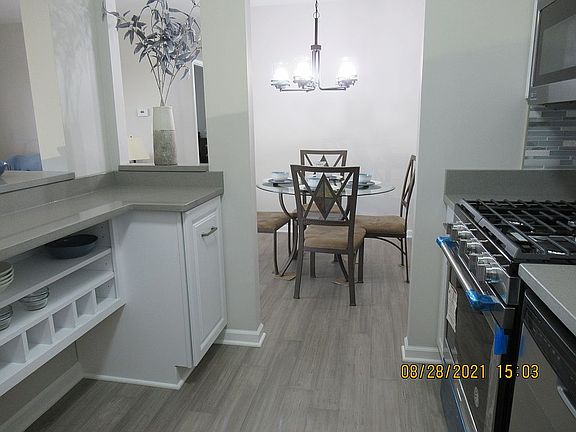 2nd image of 924 S Lake Ct #302