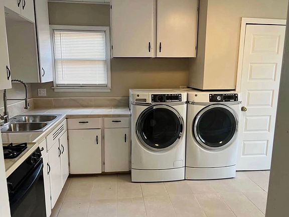 2nd image of 905 E Crestwood Dr #B