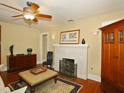 4th image of 1009 Madison Ave