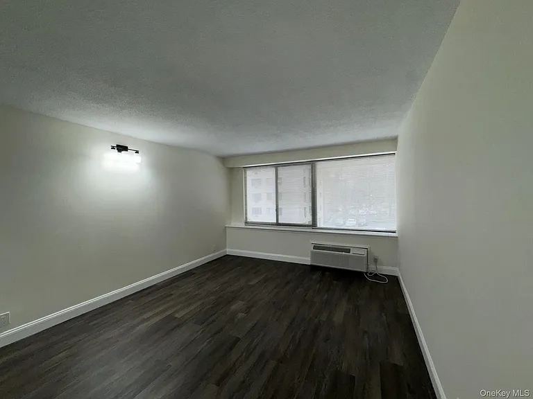 15 Stewart Pl #3D — Photo 9